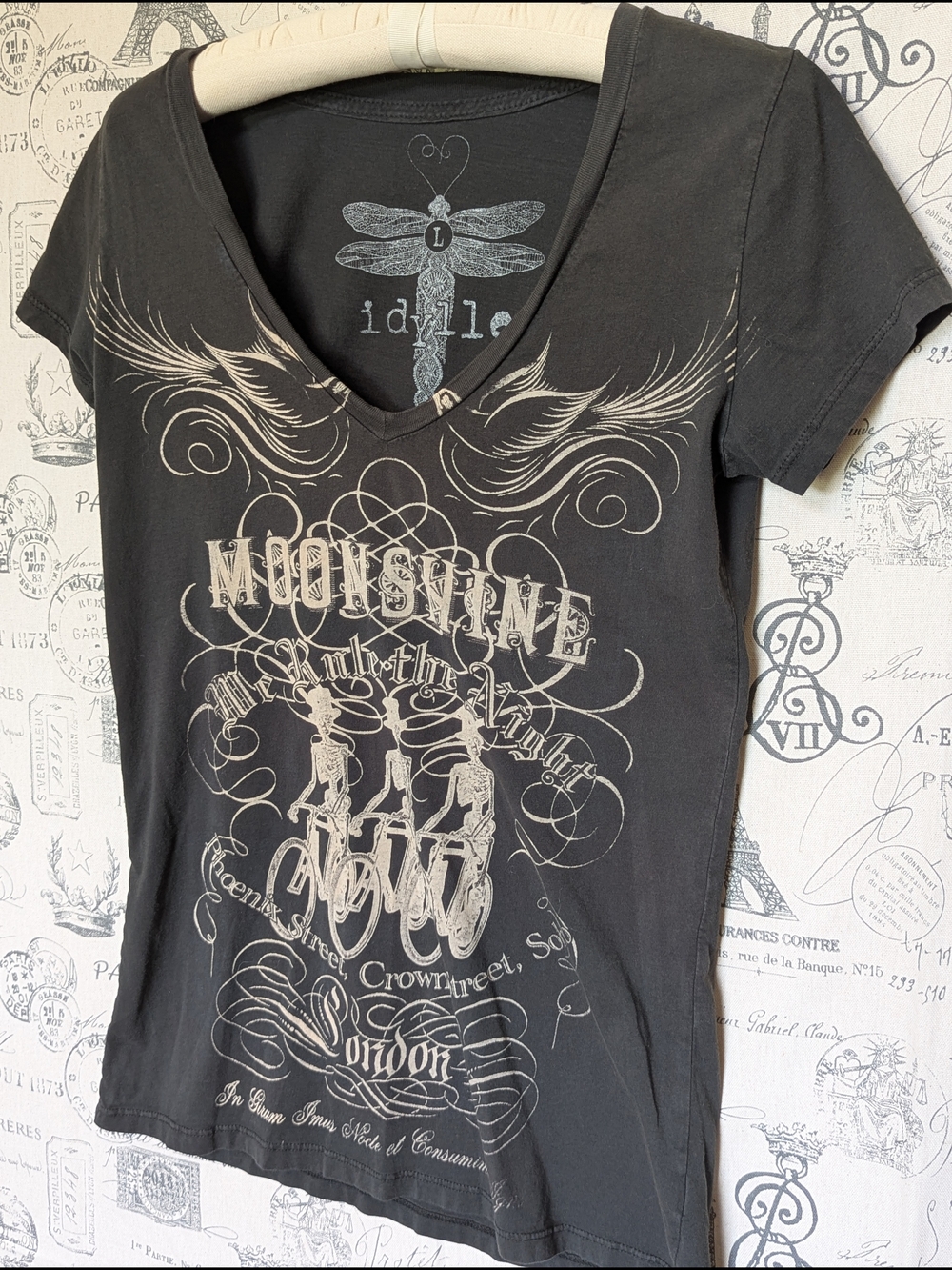 Idyll Black V-Neck Short Sleeve Skeleton Tee with Moonshine Graphic Women’s L